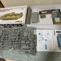 サイバーホビー III号戦車対空戦車 &ミニアートⅢ号B型クルー付　1／35未組立2点セット_画像1