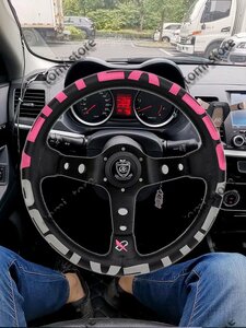 ピンク 車のスポーツステアリング レースタイプ 高品質ユニバーサル 13インチ 330ミリメートルアルミ牛革刺繍