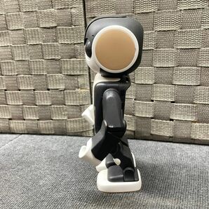 Y851-O35-1657 SHARP シャープ RoBoHoN ロボホン SR-01M-W 卓上ホルダー SR-DH01 箱/取説付き 通電OK ③の画像4