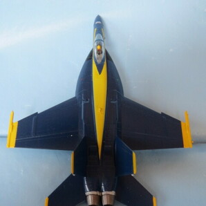 【リペイント完成品】1/144 F-Toys 『 F/A-18E SUPER HORNET 』(D) ブルーエンジェルス № ６の画像5