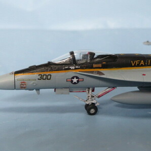 【リペイント完成品】1/144 『 F/A-18E SUPER HORNET 』第115戦闘攻撃飛行隊 イーグルス CAG機 (300)の画像9