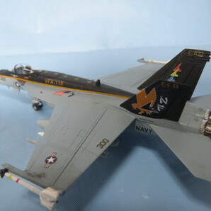 【リペイント完成品】1/144 『 F/A-18E SUPER HORNET 』第115戦闘攻撃飛行隊 イーグルス CAG機 (300)の画像2