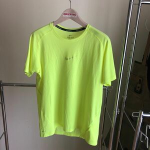 L NIKE ナイキ　　Tシャツ　ランニング