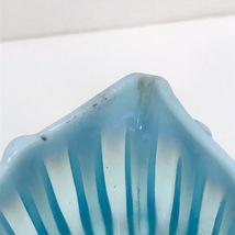 ピッチャー　ガラス製【アンティーク】水色ベースに白縁 (573)_画像10