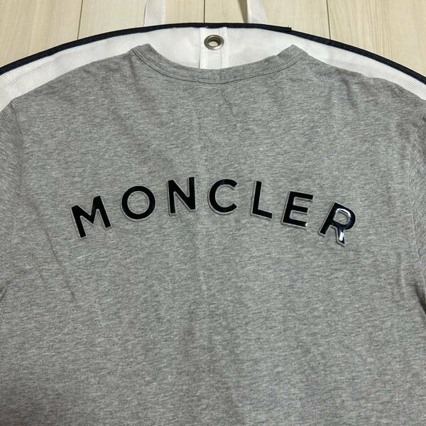 【最安値】MONCLER モンクレール　ラバーワッペン半袖Tシャツ　グレー　M