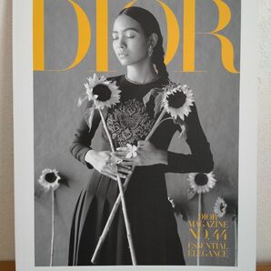 【DIOR MAGAZINE No.44】ESSENTIAL ELEGANCE 本質的なエレガンス ディオール カタログ 写真集