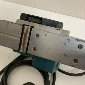 1624◆makita マキタ 1900BA 82mmカンナ 電動工具 通電確認OK 作業 工具 DIY 道具 ※コード難ありの画像6