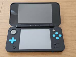 Newニンテンドー2DS LL 本体 ブラック×ターコイズ タッチペン欠品　【送料無料】