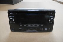 中古 純正 トヨタ ハイエース スーパー GL　純正 オーディオ テープデッキ USB/AUX 有 86120-26201 ハイエース 12V 1.8A 2018年 (P8147D)_画像1