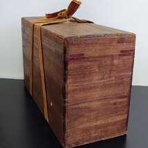 明治時代の分解した三味線を入れる専用の木箱 旧家の蔵に眠っていた品 希少品（三味線を分割して持ち運ぶ用の専用の木箱 木製工芸品 ）_画像5