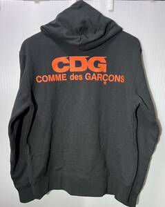 COMME des GARCONS