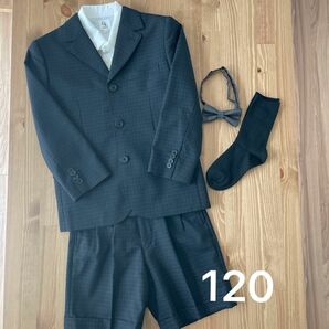 【男の子】サイズ120 フォーマルスーツ　セットアップ　5点セット　ジャケットパンツシャツ蝶ネクタイ靴下