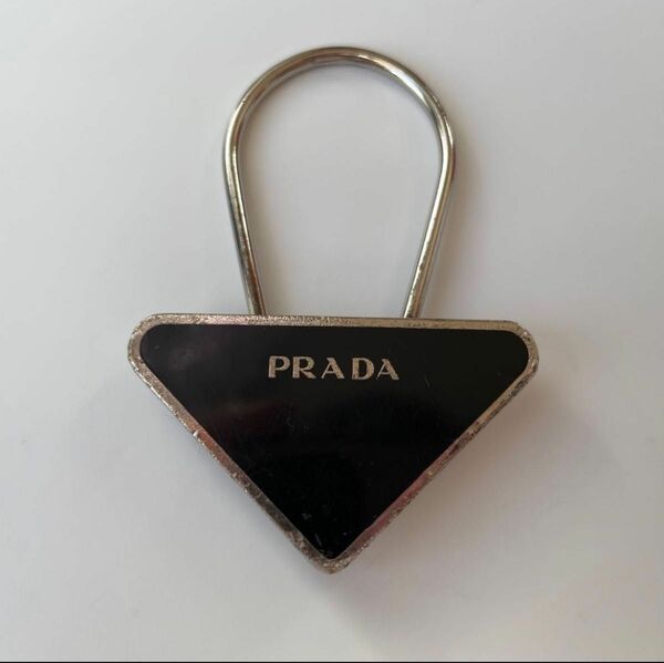 プラダ PRADA ロゴ キーリング キーホルダ バッグ チャーム M713 トライアングル プレート