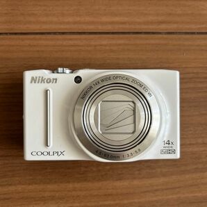 Nikon COOLPIX S8200 デジタルカメラ　ニコン　8GB カード付