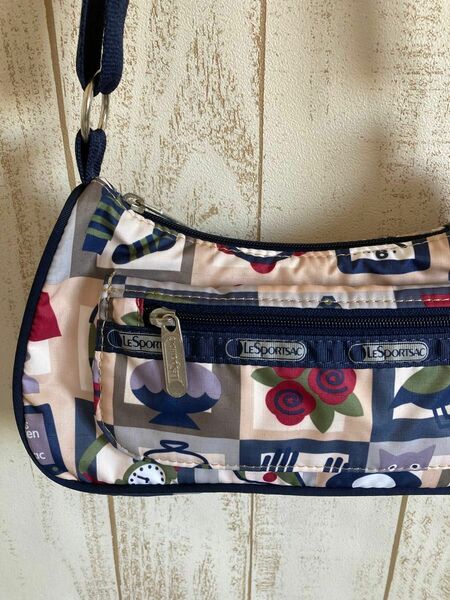 LeSportsac レスポートサック ミニショルダーバッグ カラフル　ネコ　美品