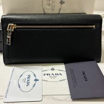 プラダ　PRADA 財布　長財布　サフィアーノレザー　レディース　_画像2