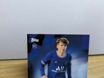 【Edouard Michut】直筆サインカード◆2021-22 Topps Paris Saint-Germain Team Set ◆Rookie Auto RC◆パリ・サンジェルマン◆マグホ付き_画像3