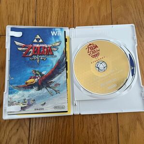 任天堂 ニンテンドー Wii ゼルダの伝説 スカイウォードソード ゼルダ25周年パック + 限定ヌンチャクの画像4