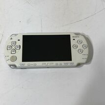 【送料無料】SONY PSP 本体 PSP-2000 ホワイト PlayStation Portable ジャンク AAL0313小5113/0418_画像1