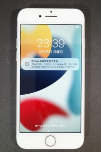 美品 SIMフリー iPhone7 32GBシルバー SIMロック解除ドコモ版　MNCF2J/A 本体