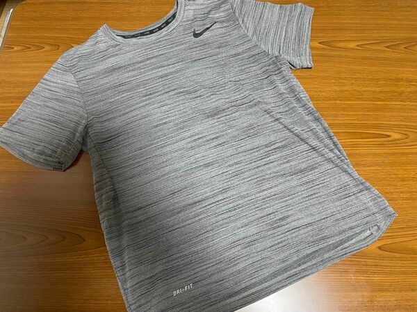 お値下げ＊NIKE☆DRIーFITグレーTシャツ☆used