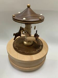 * wooden music box Merry go- Land *3697