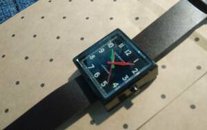 新品 NEWGATE ニューゲート スクウェア型 ウォッチユニセックス/メンズ/ レディース イギリス 英国の駅の時計のデザイン/黒