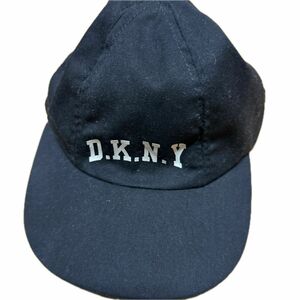 ダナキャラン　ニューヨーク　Donna Karan Newyork アメリカ製　キャップ 帽子 ブラック 黒 Cap フリー