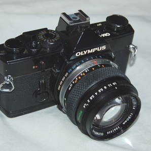 OLYMPUS OM-1 Black Model 50mm F1.4 付き プリズムに薄白い腐食有の画像1