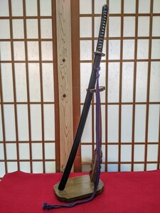 模造刀 居合刀 薄刃 真鍮鍔 透かし鐔 革巻 樋入り 長101cm 刃の長71.8cm(ははき不含) 重841g