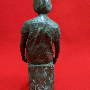 黒田嘉治 ブロンズ像 「小品」 少女像 高29cm 重4.6kg の画像4
