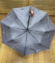 新品　フルトン（英）　折りたたみ傘　ハンドル　木製Ｊ字状　定価６千円ほど_画像6