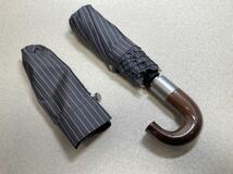 新品　フルトン（英）　折りたたみ傘　ハンドル　木製Ｊ字状　定価６千円ほど_画像4