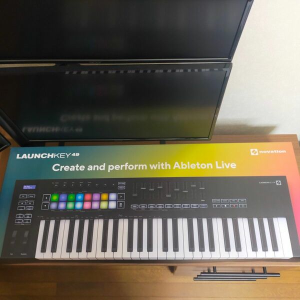 novation LAUNCHKEY49 MK3 キーボード MIDIキーボード　ノベーション