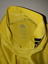adidas　夏用　黄色インナーシャツ　160サイズ_画像5