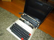 olivetti LETTERA12 タイプライター 年数経過使用品現状渡し_画像1