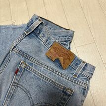 和276★ 90s USA製 Levi's 501 520刻印 デニムパンツ ジーンズ ボトムス W34 L32 メンズ ブルー リーバイス 切りっぱなし_画像3