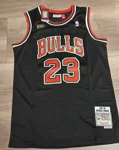 NBA シカゴ・ブルズ BULLS ユニフォーム ファイナル用 マイケル・ジョーダン レプリカ L 黒ブラック 未使用 ナンバー刺繍 Mitchell & Ness