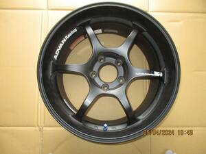 ADVAN Racing RG-D アルミホイール 9.5J-17 　オフセット25 　P.C.D. 114.3 　5穴　程度極上！　１本　の出品