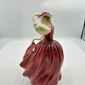 E141-T140856-9 Royal Doulton ロイヤルドルトン 赤いドレス フィギュリン 陶器人形 置物 インテリア小物 全長(約)19.5cm ①の画像6