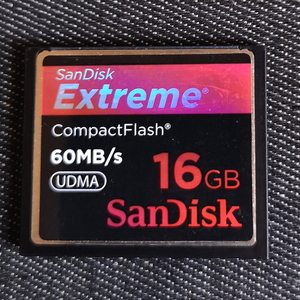 サンディスク　・　コンパクトフラッシュ　16GB 
