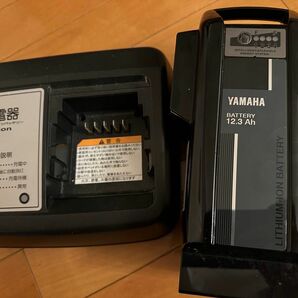 YAMAHA(ヤマハ)バッテリー12.3Ah 純正品　充電器付