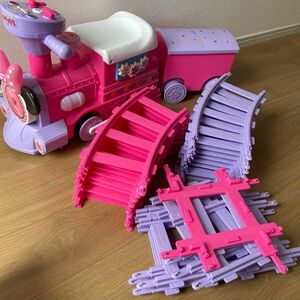 ミニー　子供　乗用　玩具　列車　ビークル　遊具　機関車　車　電動　四輪　おもちゃ