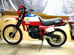 【書あり】【レストア・部品取り用】HONDA　XL250R　パリダカ【実働】