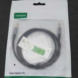 UGREEN 3.5mm オーディオケーブル 4極 ミニプラグ TRRS ヘッドホンケーブル AUX オス-オス 1M