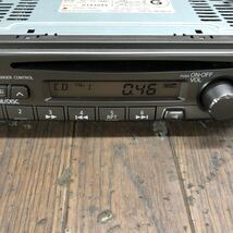 AV4-683 激安 カーステレオ CDプレーヤー NISSAN clarion PP-2448T 0153052 CD FM/AM 本体のみ 簡易動作確認済み 中古現状品_画像2