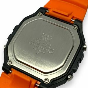 ■稼働品・極美品・良品 CASIO カシオ W-218H オレンジｘブラック デジタル文字盤 チープカシオ スクエア 腕時計の画像6