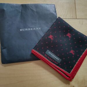 BURBERRY バーバリー　黒地　赤ドット柄　金糸