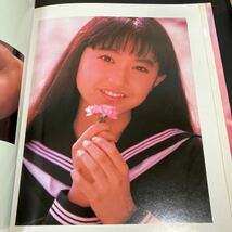 24-4-20 小川範子 写真集 「季節絵日記」 1989年初版　ワニブックス_画像2