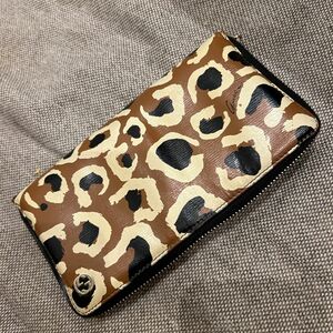 GUCCI（正規）難あり ラウンドファスナー